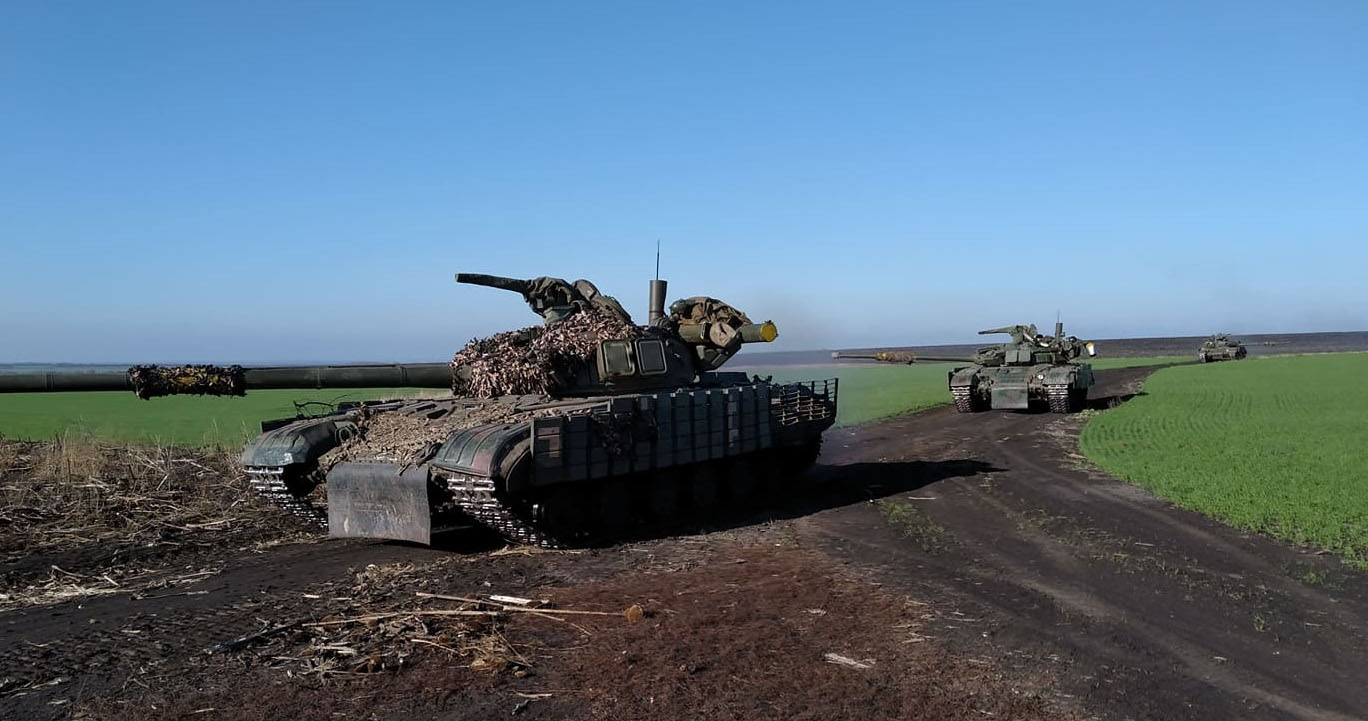 Українські військові продемонстрували, як на танках будуть знищувати ворога: яскраві фото