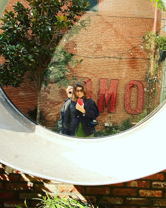 "Приклад для всіх": MONATIK зачарував рідкісним сонячним фото з дружиною в США