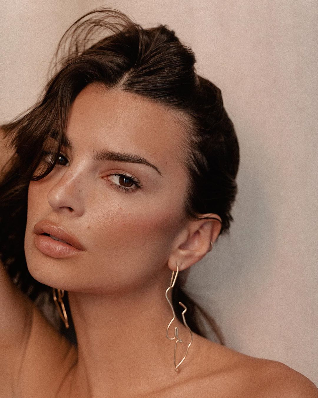 Романтичная и трогательная: Эмили Ратаковски удивила нежным фото с мужем