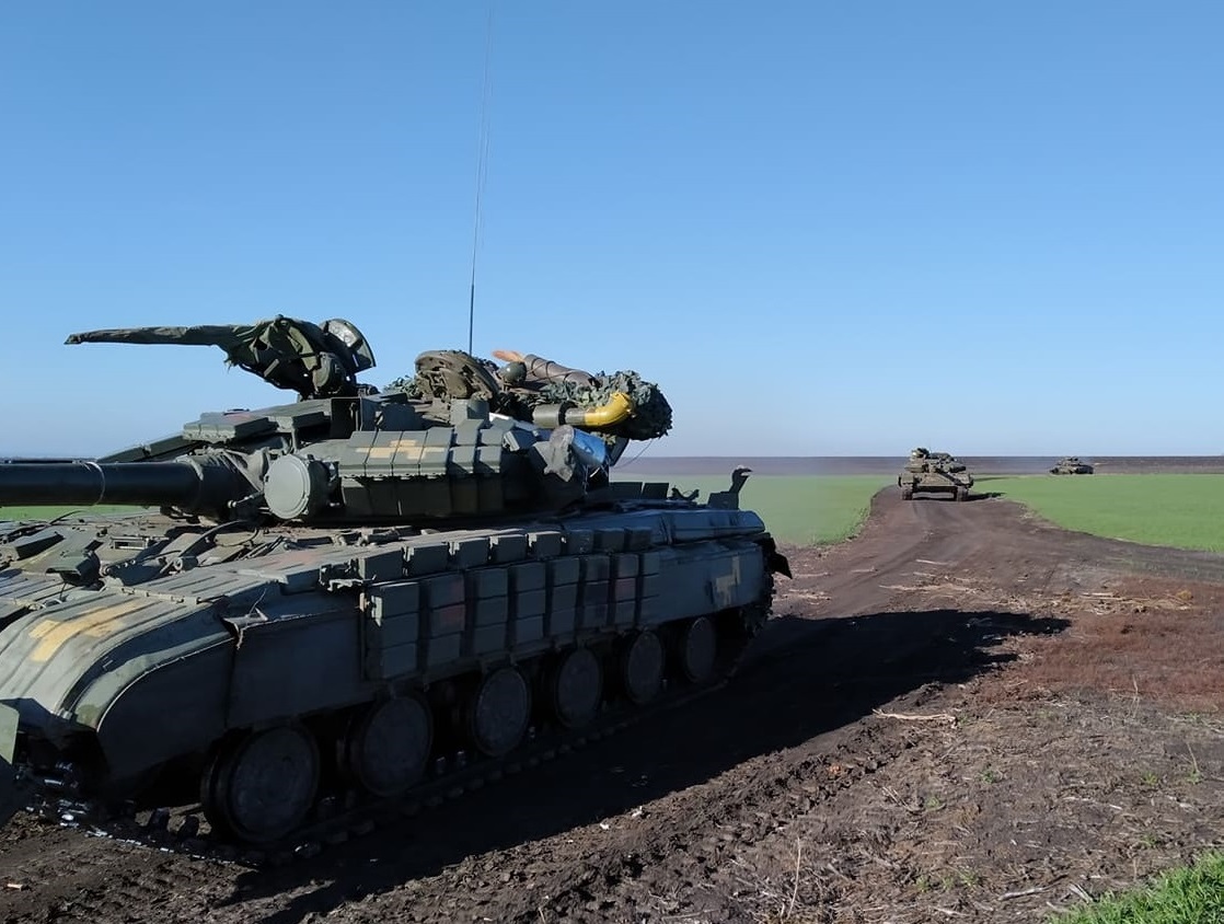 Українські військові продемонстрували, як на танках будуть знищувати ворога: яскраві фото