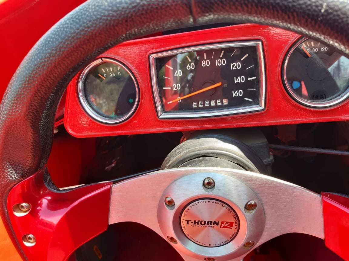 "Запорожець" перетворили на болід Ferrari і виставили на продаж: фото "монстра"