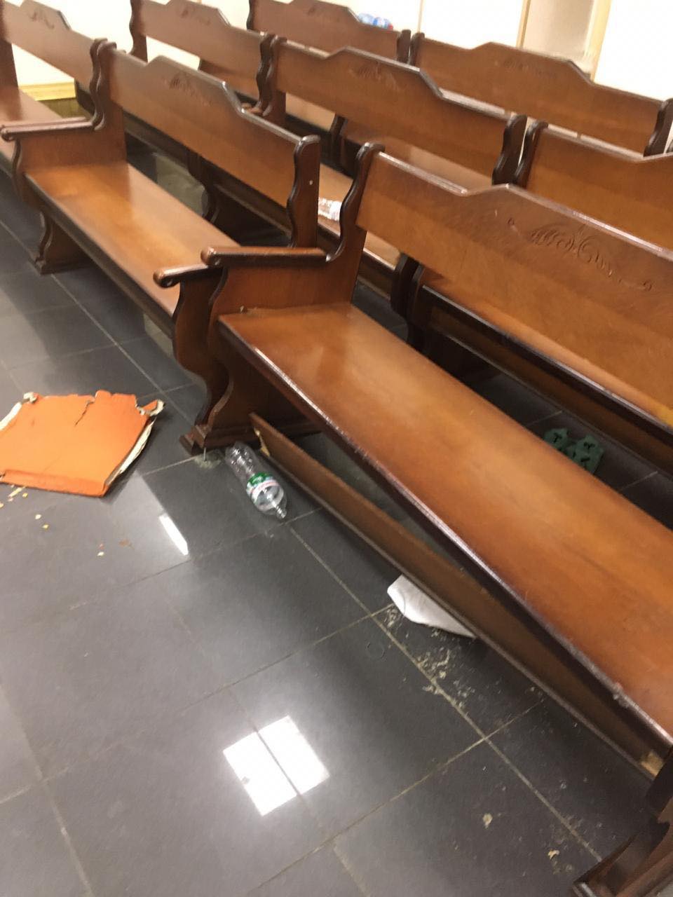 Вбивство Шеремета: прихильники підозрюваних розгромили будівлю суду (фото)