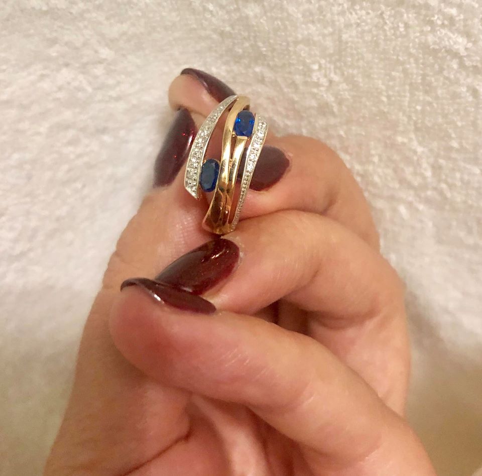 В Киеве пес принес своей хозяйке дорогое кольцо с бриллиантами (фото)