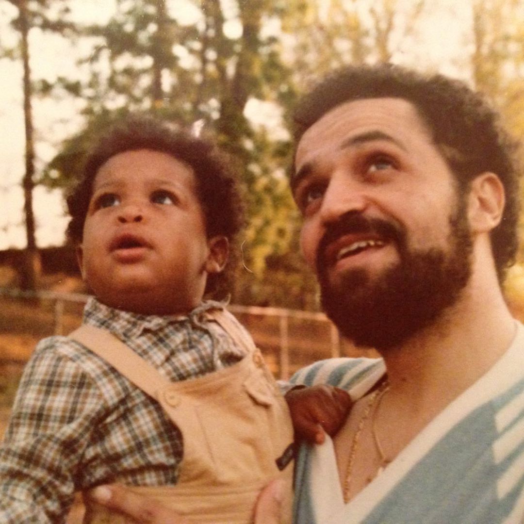 Слишком мило! Эшли Грэм опубликовала фото своего темнокожего малыша