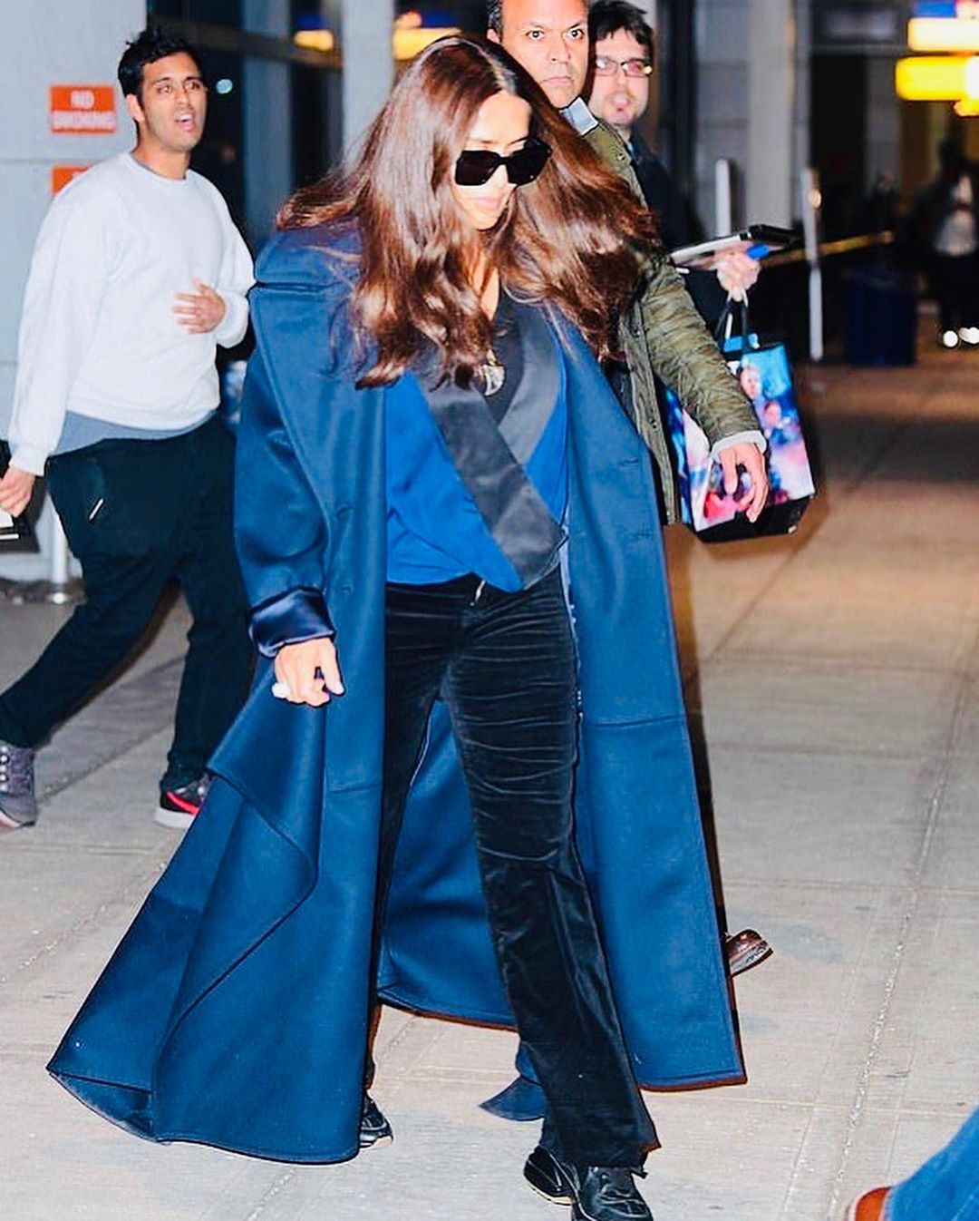 Уроки стилю: Сальма Хайек демонструє топ-5 ефектних образів на всі випадки життя