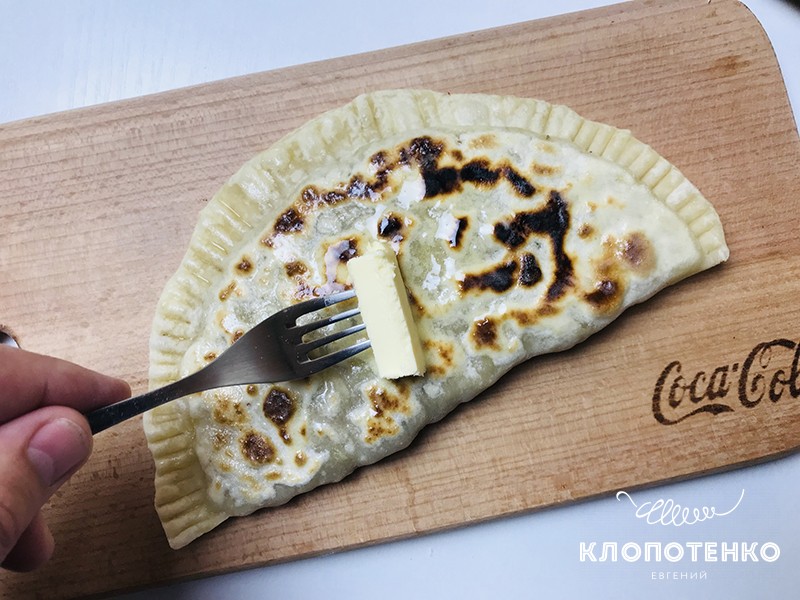 Клопотенко поделился секретом приготовления сочных чебуреков без фритюра