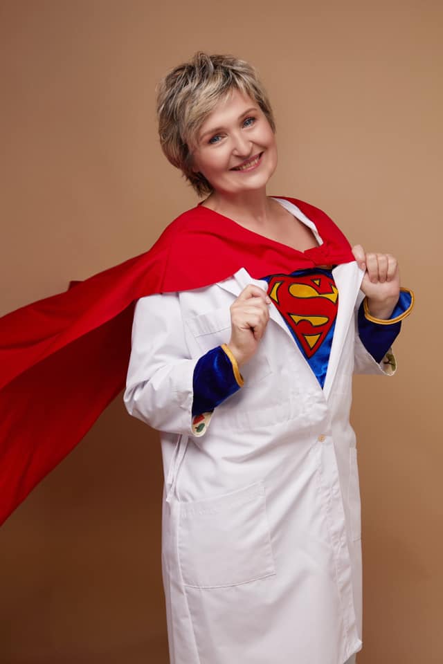 Украинские медики стали супергероями: как они выглядят