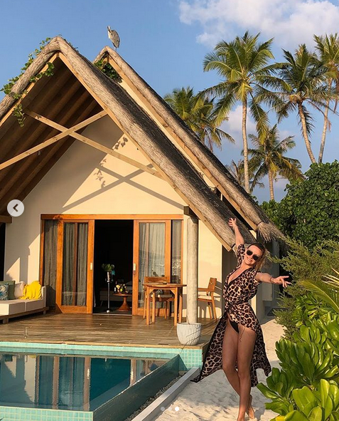 "Попа, як у Кім": Леся Нікітюк в бікіні справила фурор своїми формами