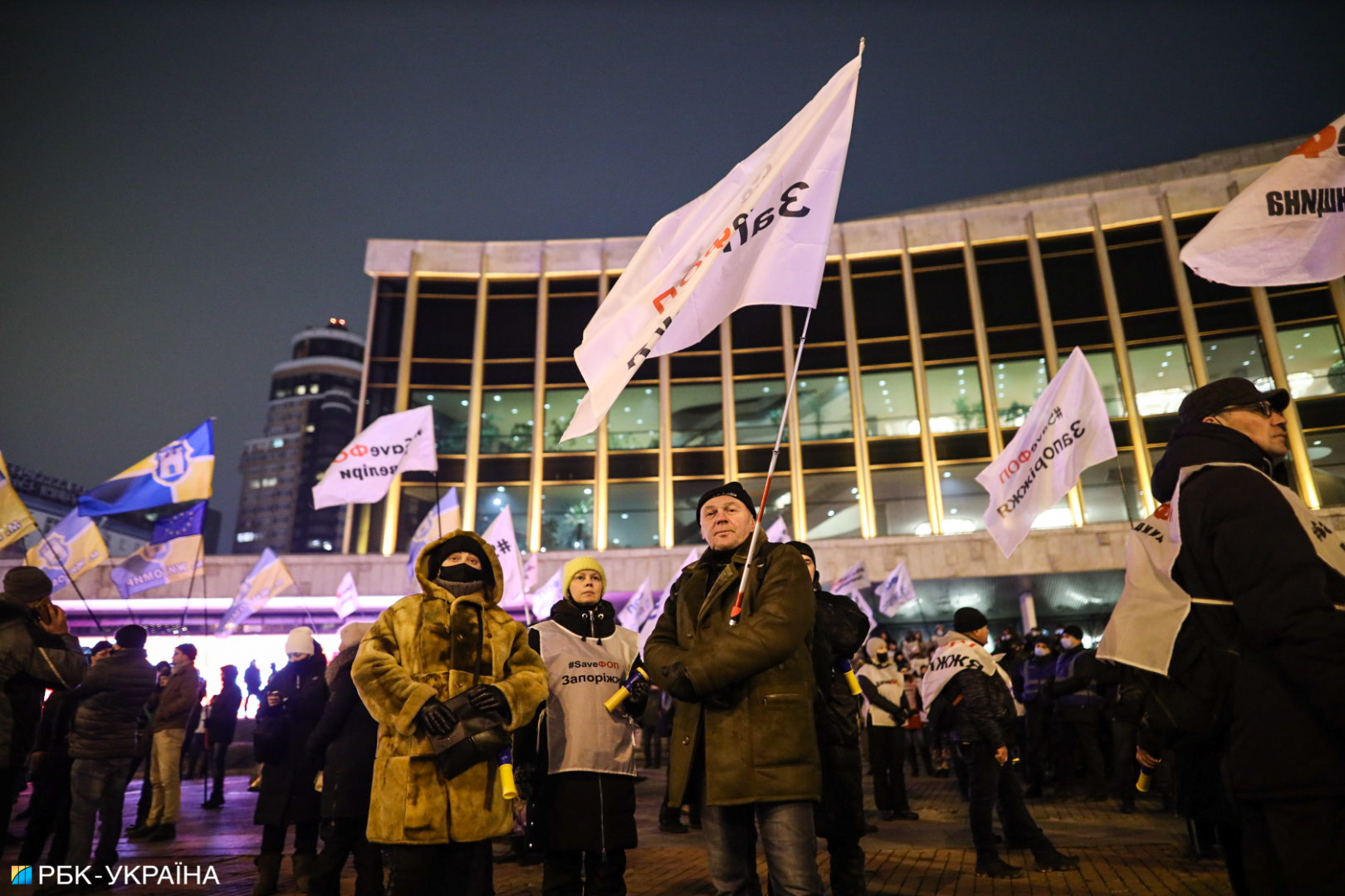 &quot;Квартал 95&quot; снимает новогоднее шоу в окружении Нацгвардии: при чем тут ФОПы