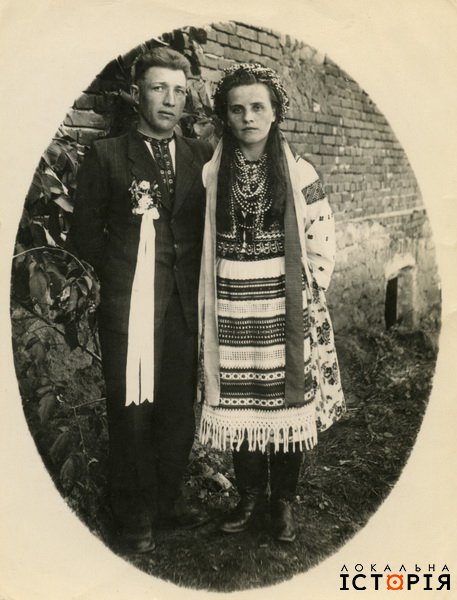 Подивіться унікальні фото весіль із сімейних альбомів українців: яскраво і колоритно