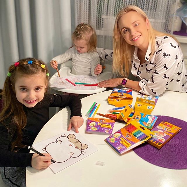 Ребрик показала, як привітала дочок з Днем святого Миколая (фото)