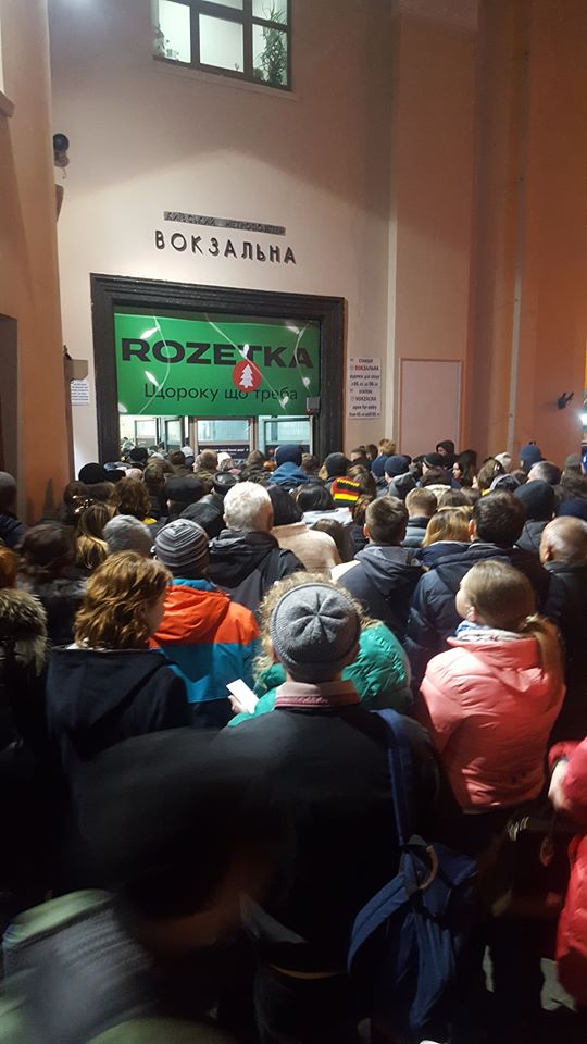 З'явилися моторошні фото з метро Києва: діється апокаліпсис