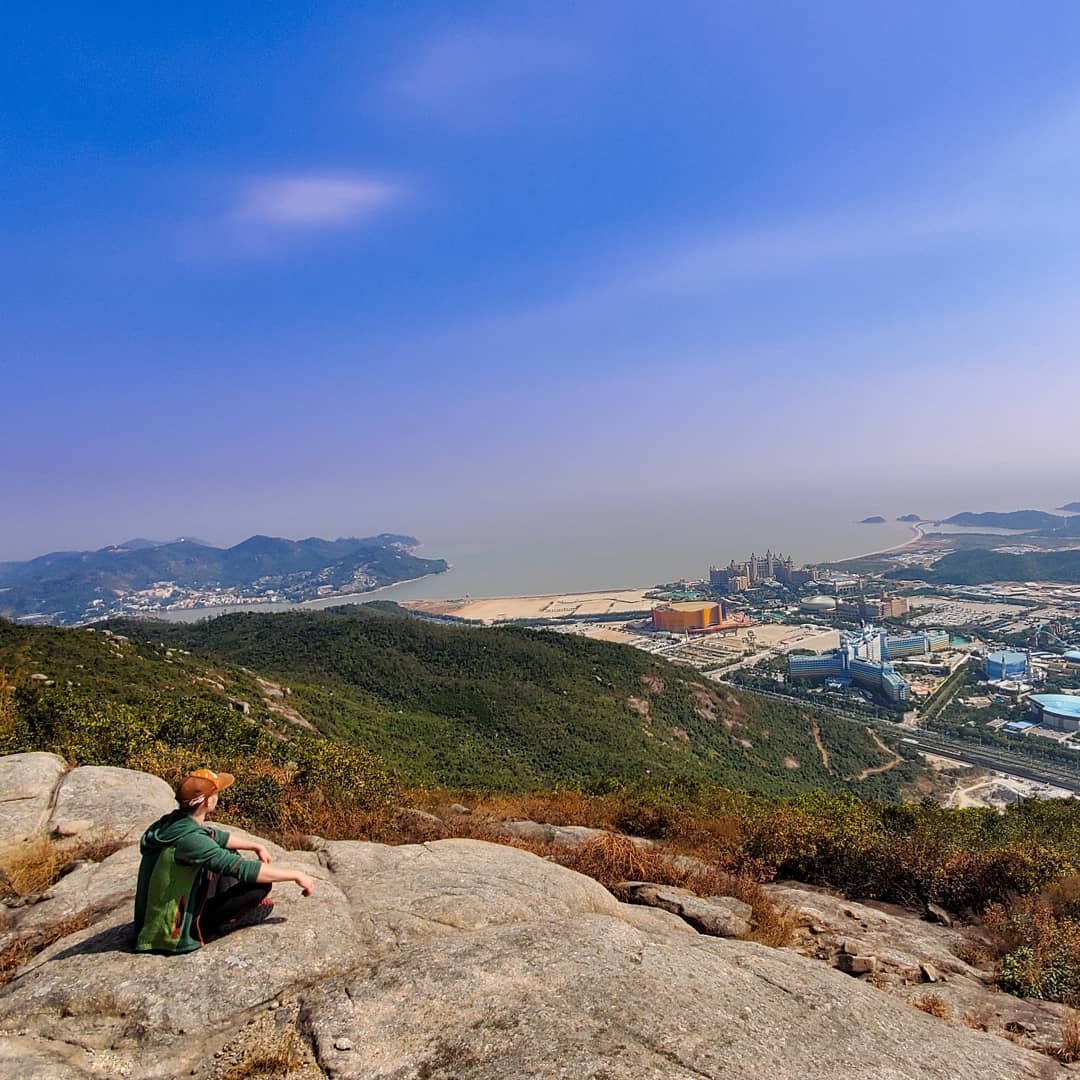 Украинец рассказал о борьбе с коронавирусом в Китае: даже маски бесплатные