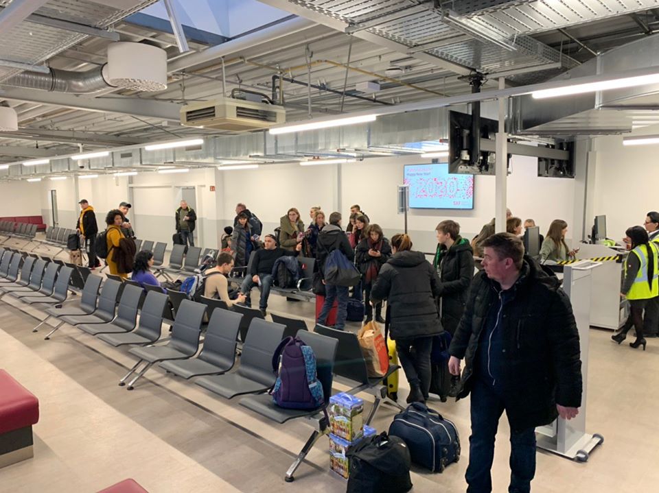 Скандал с украинскими туристами:  известная авиакомпания &quot;кинула&quot; людей