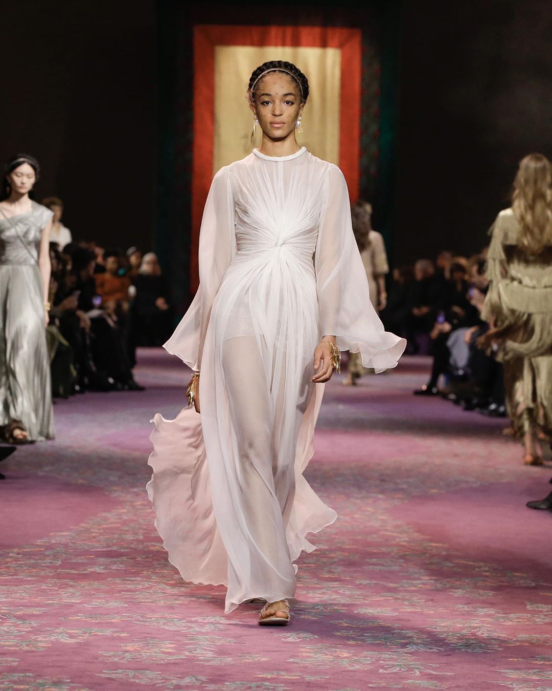 Моника Беллуччи, Ума Турман, Наталья Водянова и другие: самые яркие образы звезд на показе Dior