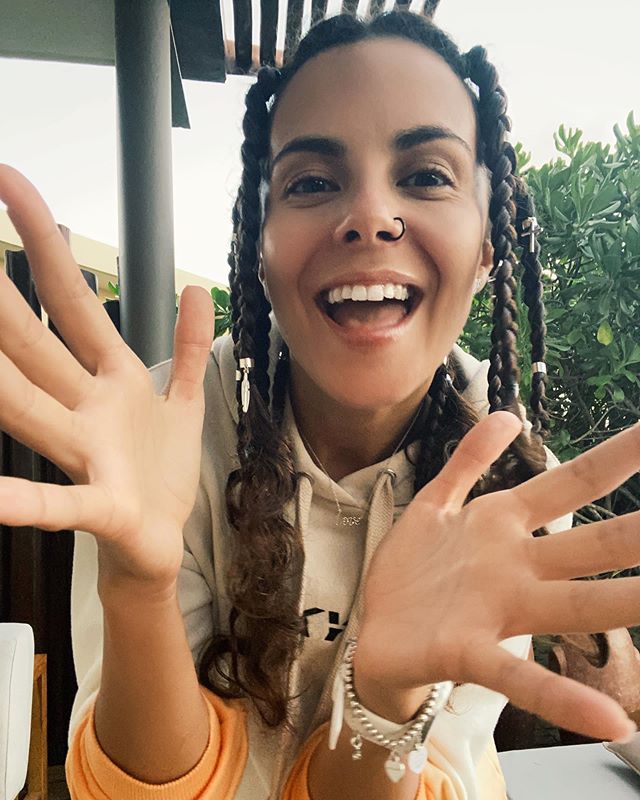 Дерзкая Настя Каменских с новой прической вызвала жаркие споры в сети