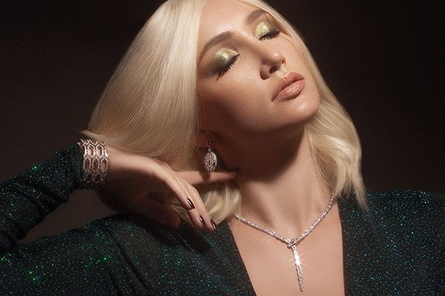 Анна Різатдінова у новому іміджі розбурхала шанувальників радикальними змінами