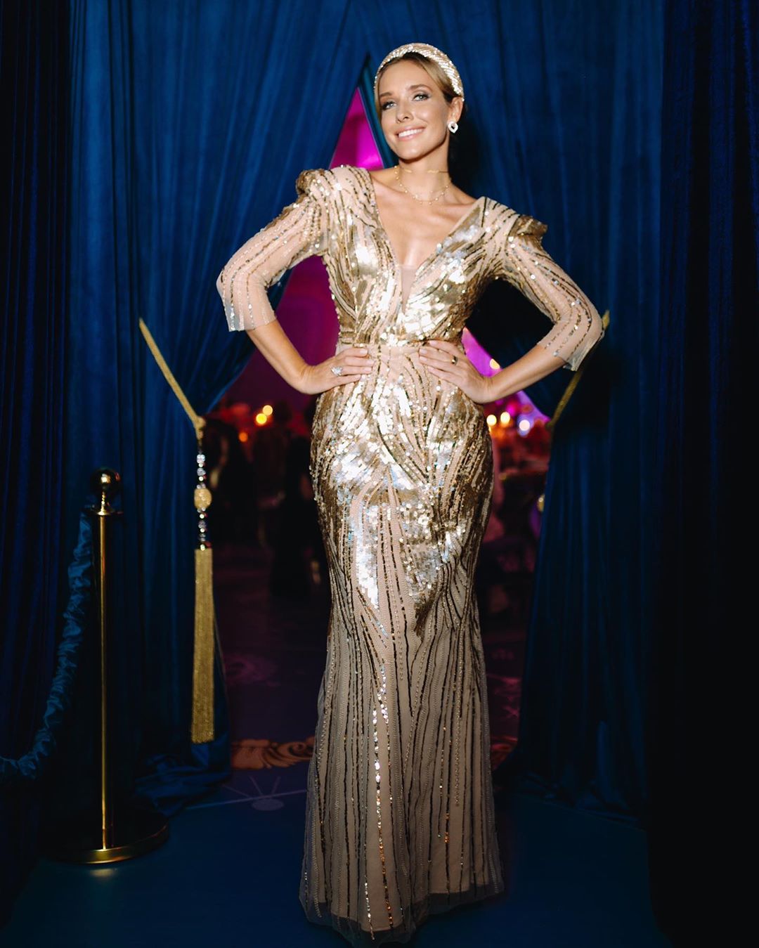 Шикарний образ: Катя Осадча сяяла в &quot;золотій уніформі&quot;