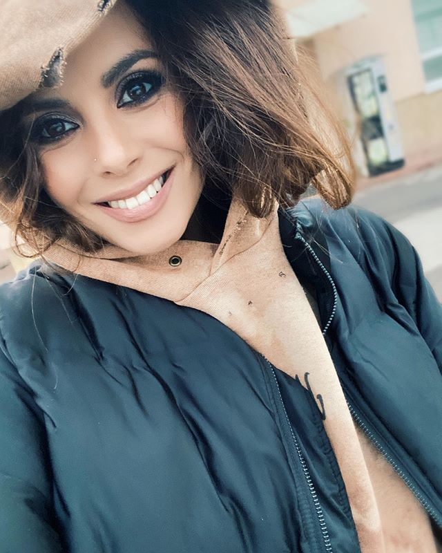 Настя Каменских в белье засветила соблазнительный загар и плоский животик