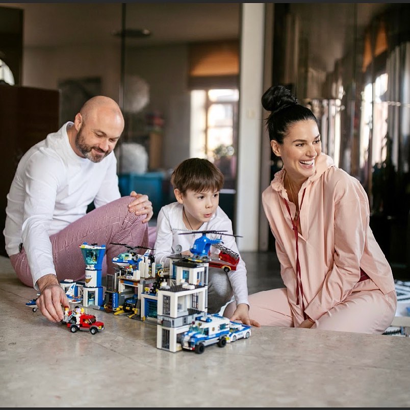 Прекрасна сім'я: Маша Єфросиніна показала щасливий ранок з чоловіком і сином