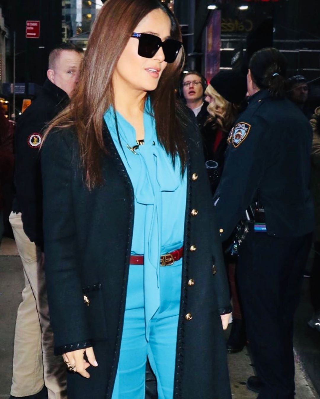 Уроки стилю: Сальма Хайек демонструє топ-5 ефектних образів на всі випадки життя