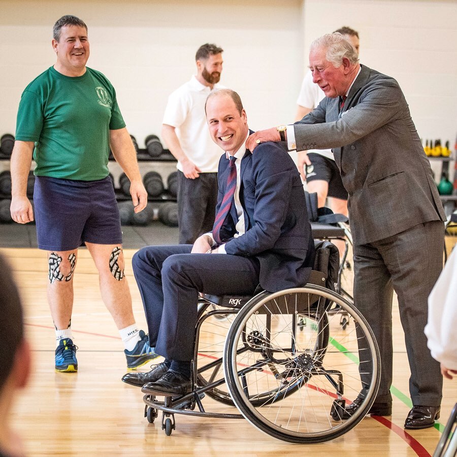 Струнка і щаслива: Кейт Міддлтон підкреслила досконалу фігуру стильним total black образом