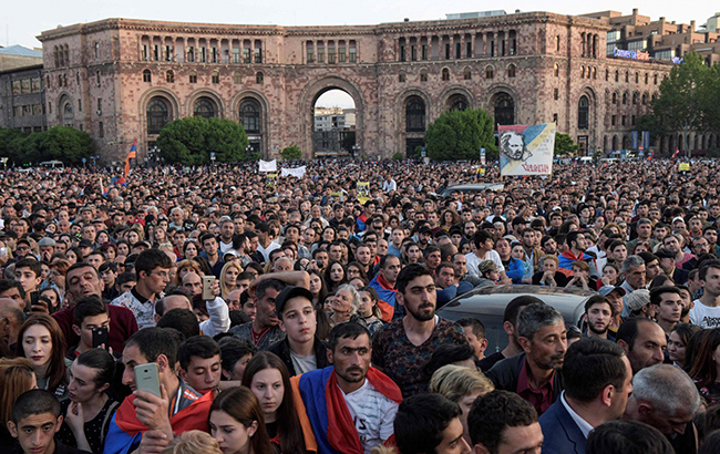 Ситуация в Армении: Пашинян собирает оппозицию на митинг в Ванадзоре