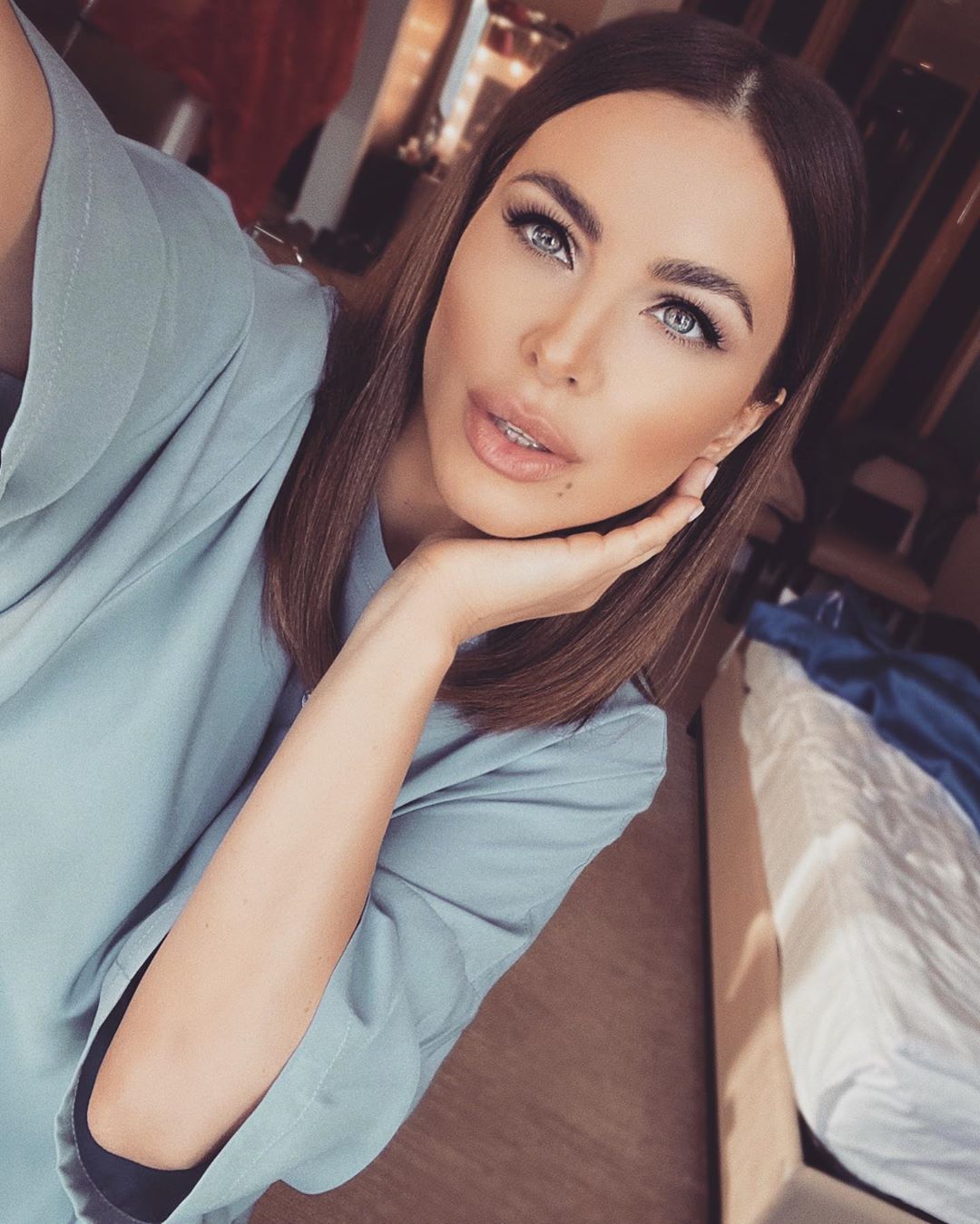 Кто это? Известную украинскую певицу из-за пластики не узнали фанаты (фото)