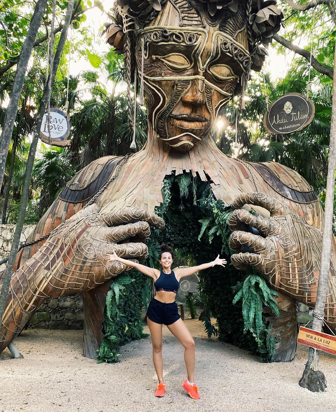 Лучшая версия себя: Настя Каменских показала, как занимается спортом в Мексике 