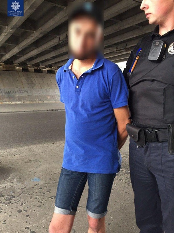 Ограбление в стиле экшн: в Днепре вор убегал от копов на маршрутке (фото)