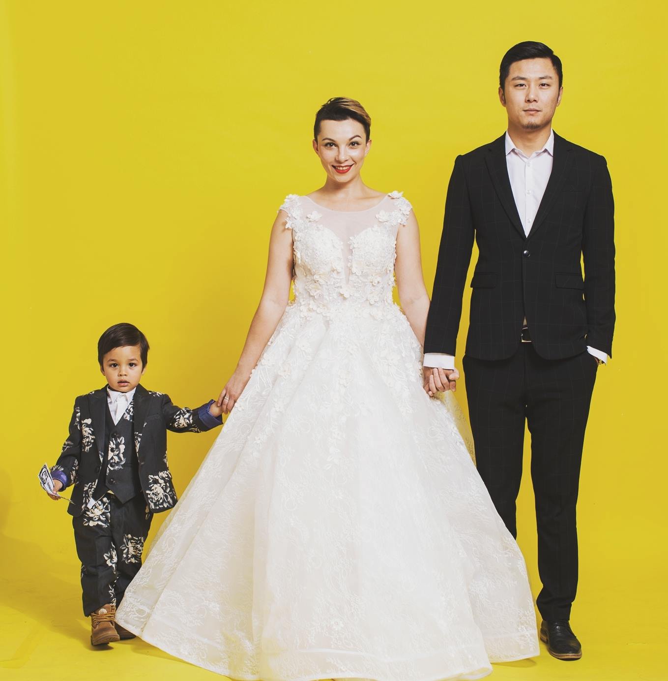 китайцы женихи. китаец женился. русские и корейцы браки. русско китайские браки. китаец женился на кукле.