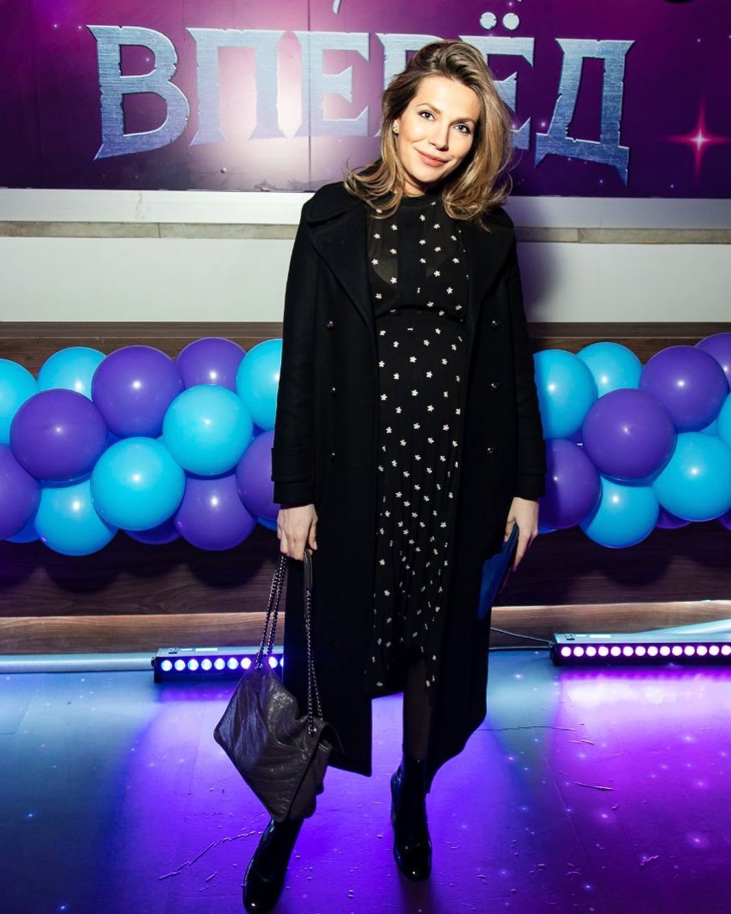 "Непревзойденная": беременная дочь Ольги Сумской очаровала трендовым весенним образом