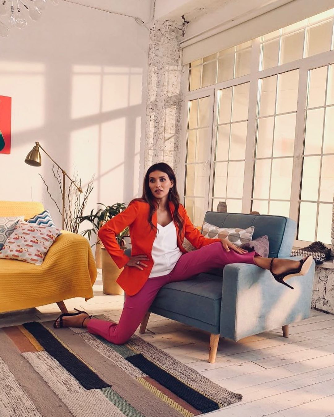 Пластичная Регина Тодоренко поразила эффектным шпагатом на каблуках