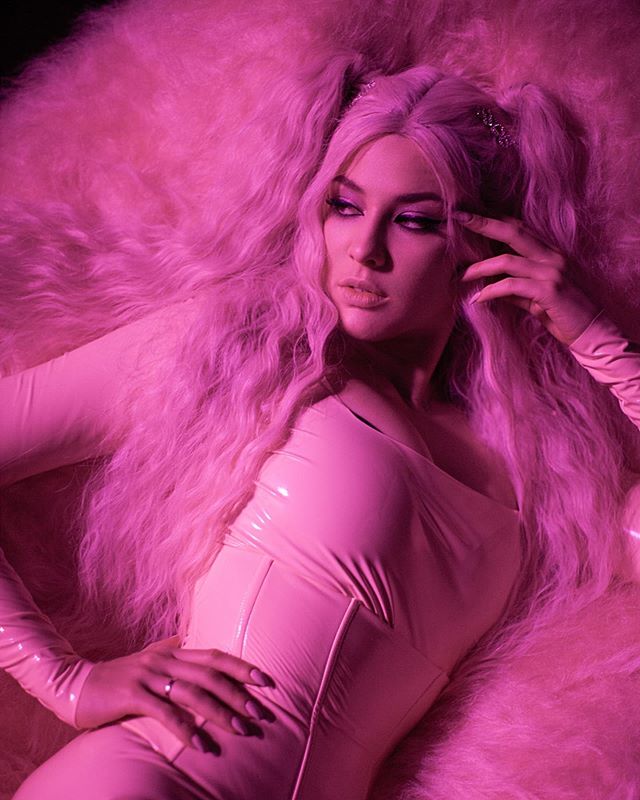 Латексна Барбі: MARUV збентежила радикальною зміною іміджу