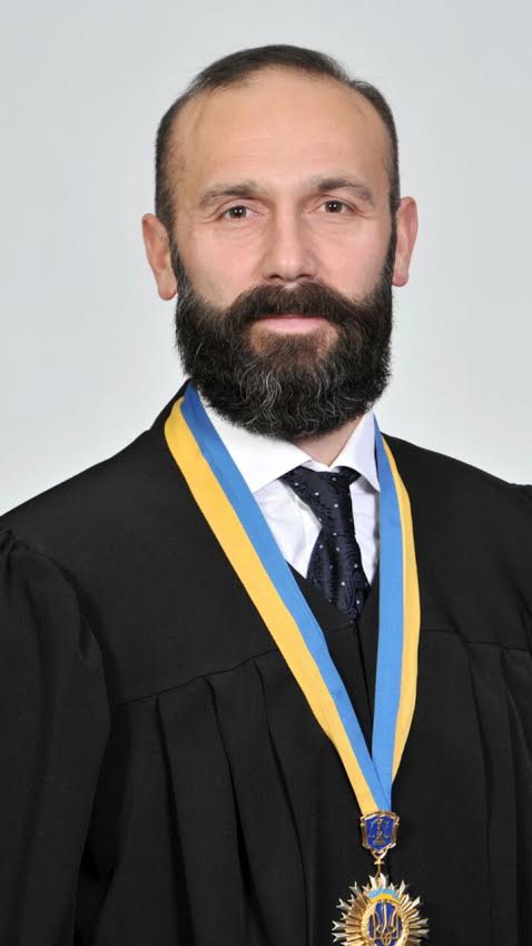 Суд отказался надевать электронный браслет на судью Емельянова, - адвокат