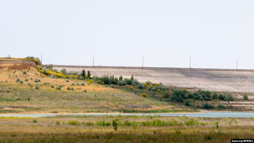 Колись була вода: з'явилися моторошні фото екологічної катастрофи в Криму