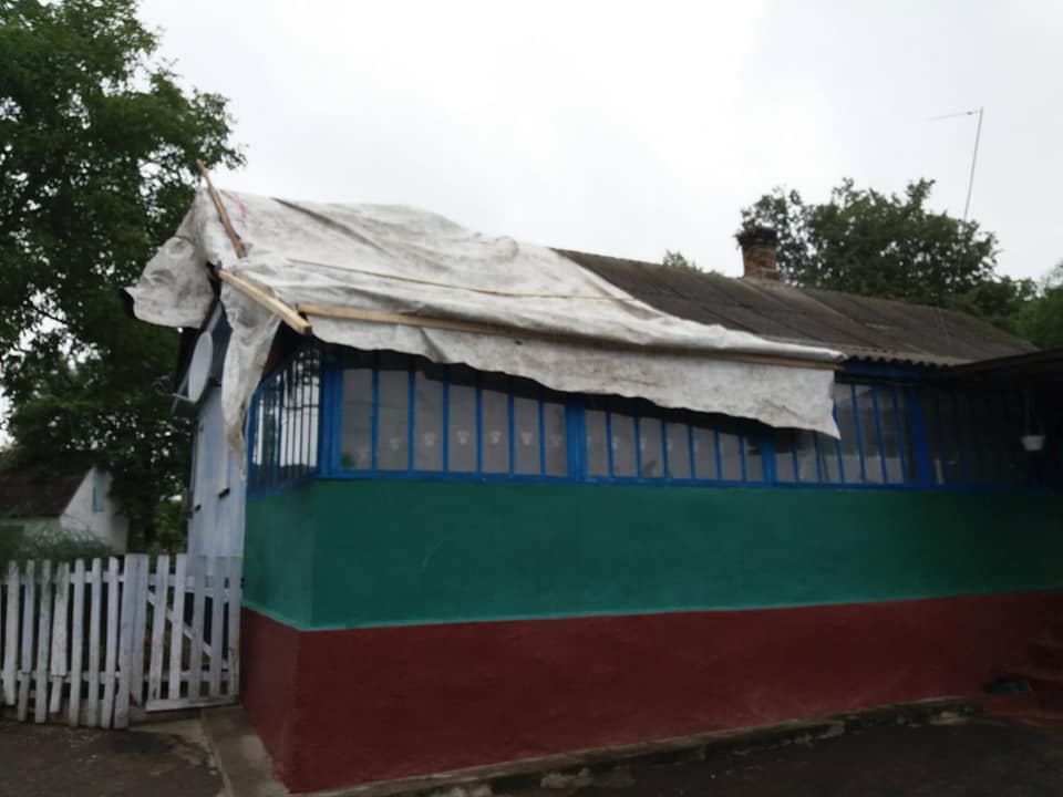 Повалені дерева і затоплені вулиці: під Рівним розбушувалася негода