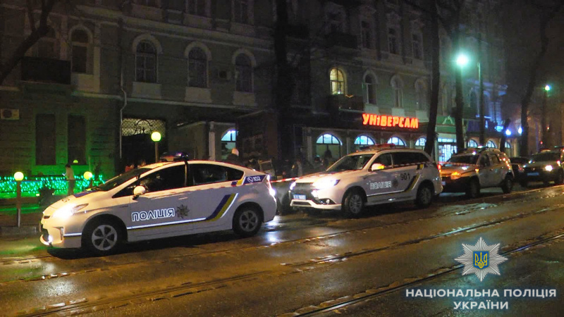 В Одессе полицейские задержали трех вооруженных россиян