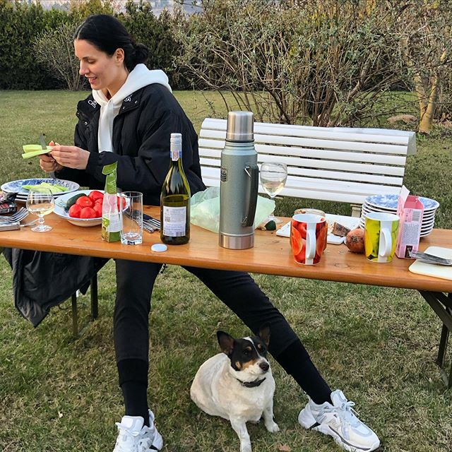 Розслаблена Маша Єфросиніна показала дачний &quot;тотал антифэшн&quot; на карантині