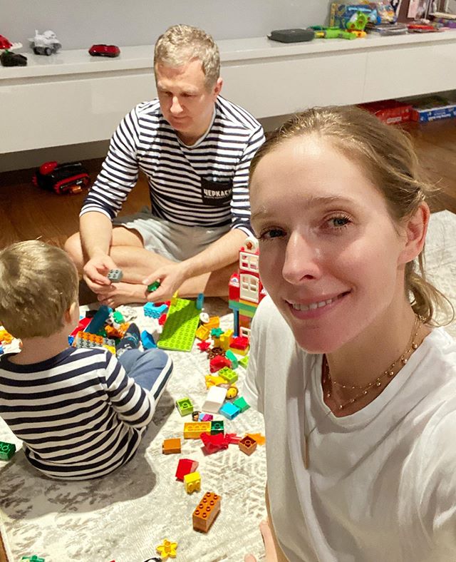 Катя Осадча поділилася особистим списком дитячих ігор на карантині і зворушила фото з синочком