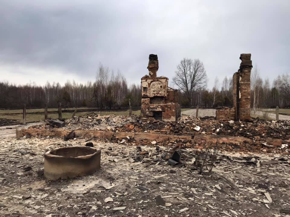 Под Житомиром показали выжженные села после пожара: фото и видео