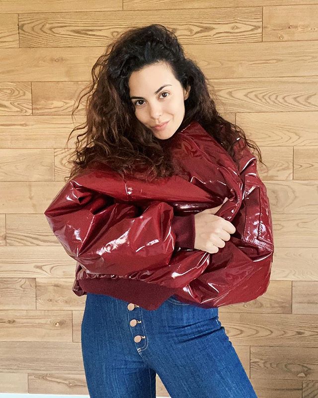 Йога для рук: Настя Каменских рассекретила особую гимнастику для гармонии и тонуса