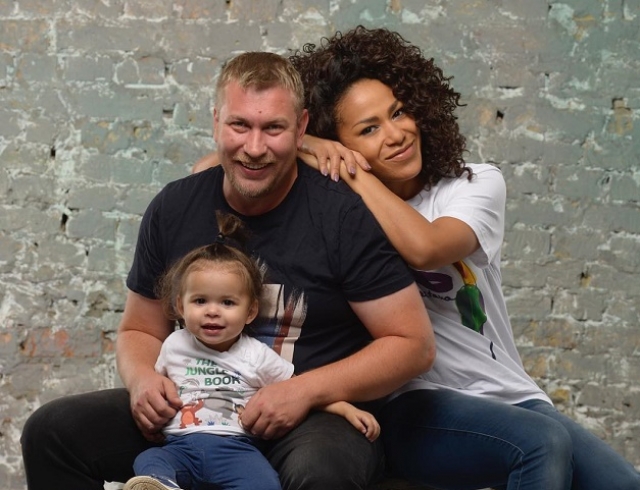 "Я відчуваю любов": Гайтана зворушила мережу рідкісним фото з чоловіком