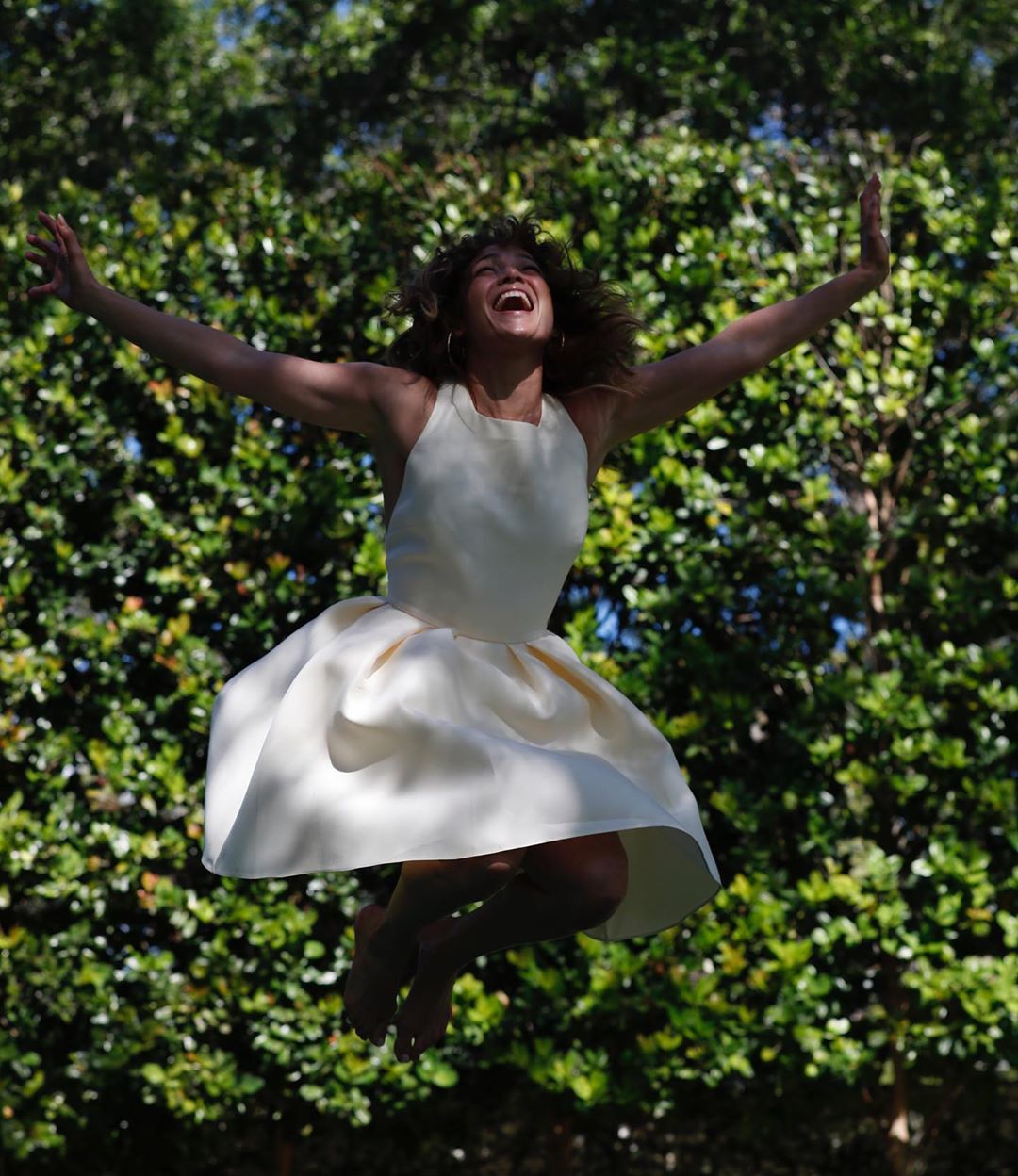 Женщина-вдохновение: 50-летняя Дженнифер Лопес восхитила точеной фигурой в эффектном наряде