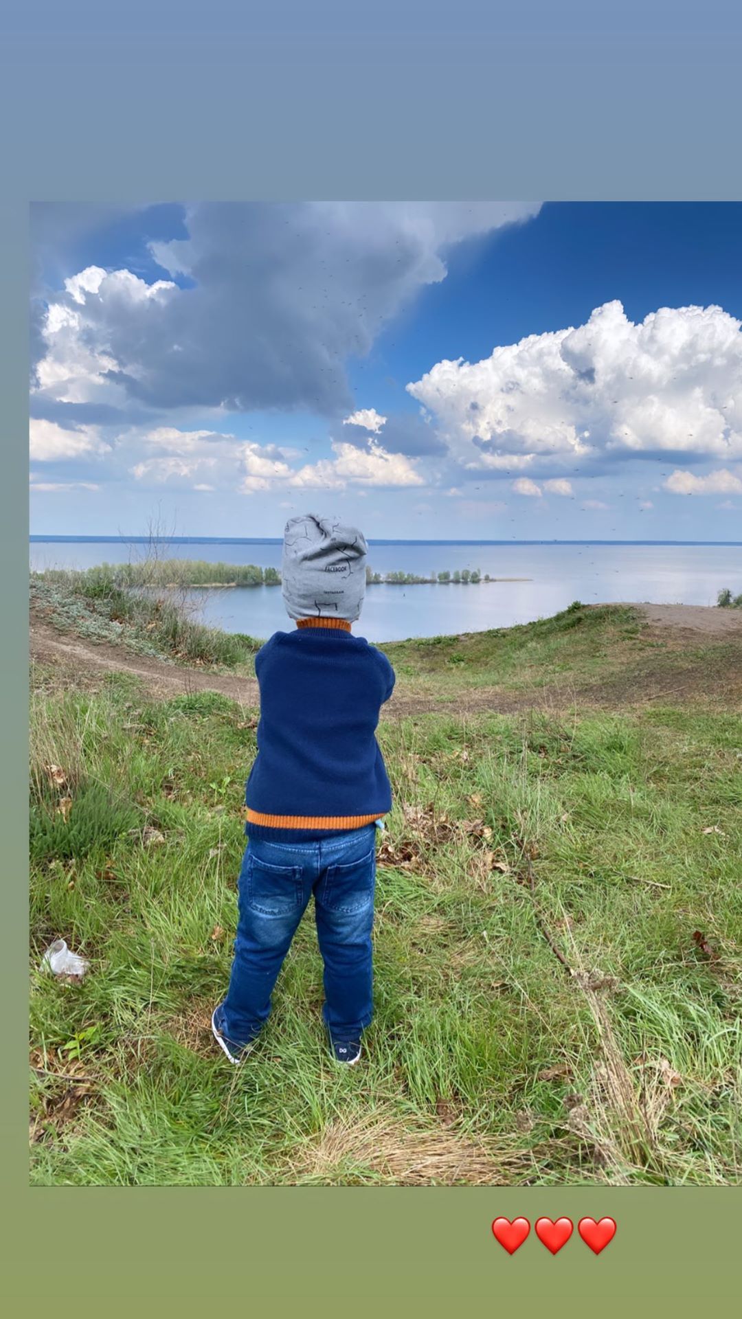 Осадча та Горбунов із сином влаштували вилазку на природу: захоплюючі дух кадри