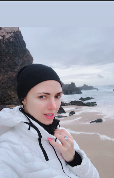 Вика из "НеАнгелов" призналась в любви на берегу океана