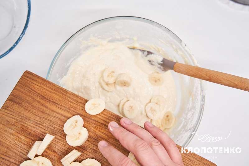 Клопотенко дал рецепт нежнейшей творожной запеканки с бананом: она сведет вас с ума!