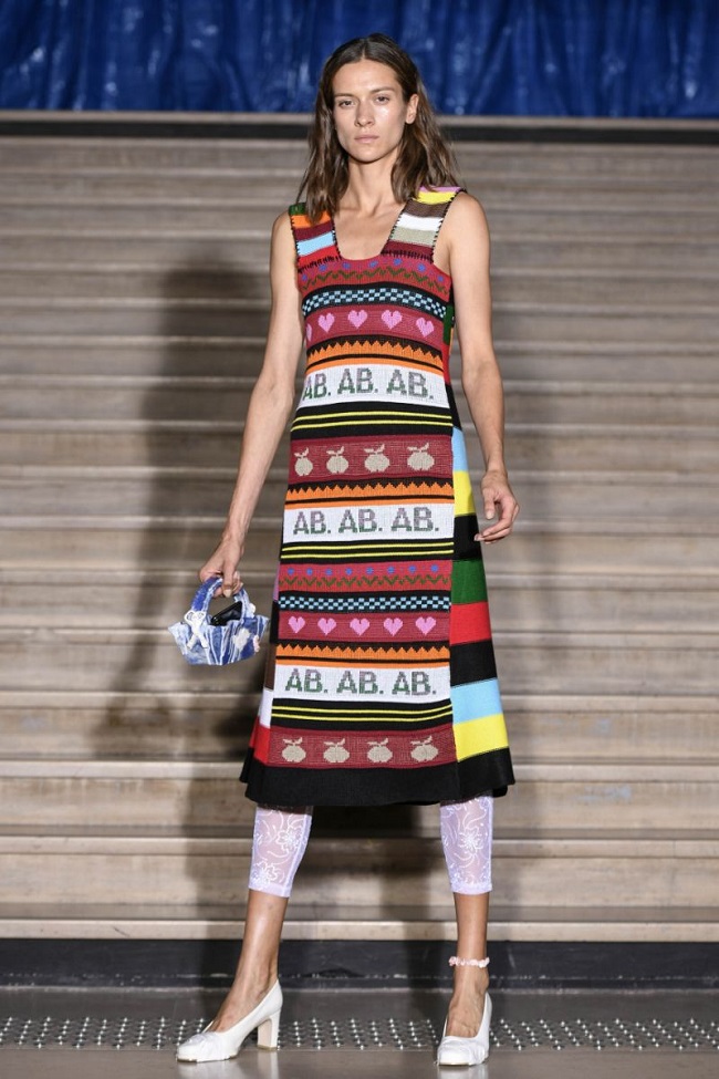 Релігія і патріотизм: український дизайнер представив сміливу колекцію на Тижні моди в Парижі (фото)