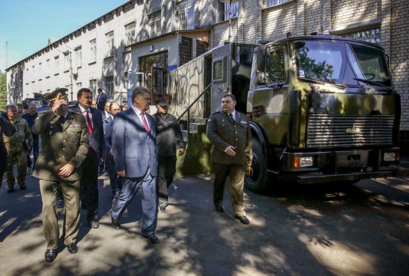 Порошенко принял участие в мероприятиях по случаю 24-й годовщины военной разведки Украины 5