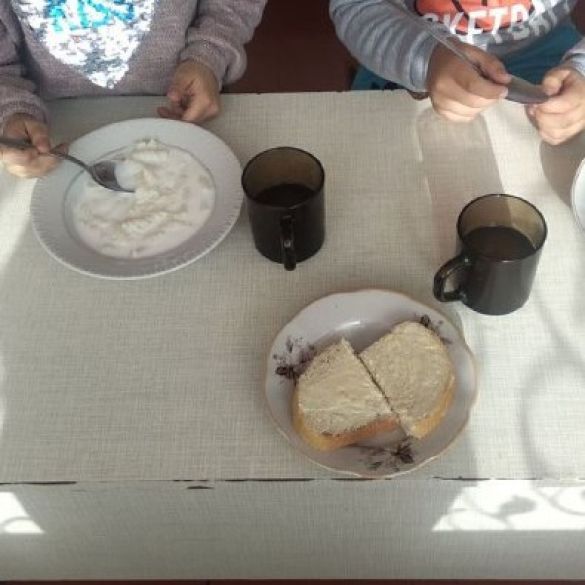 Под Тернополем в детском саду и школе дети месяцами не видят мяса: кормят кашей и макаронами